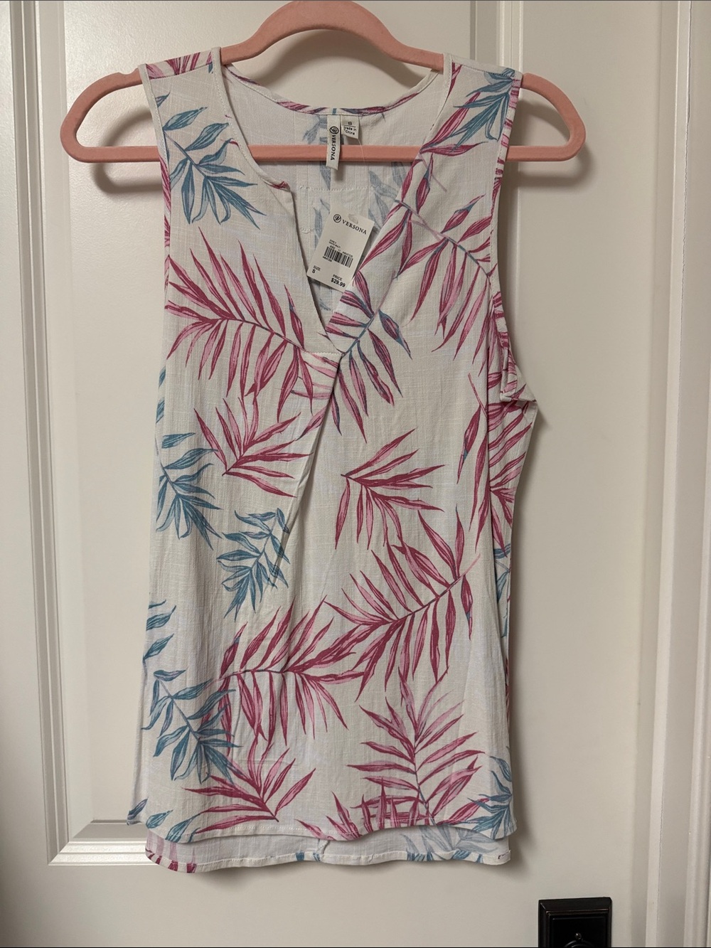 Versona White Sleeveless V-Neck Camisole with Pink & Blue Leaf Print